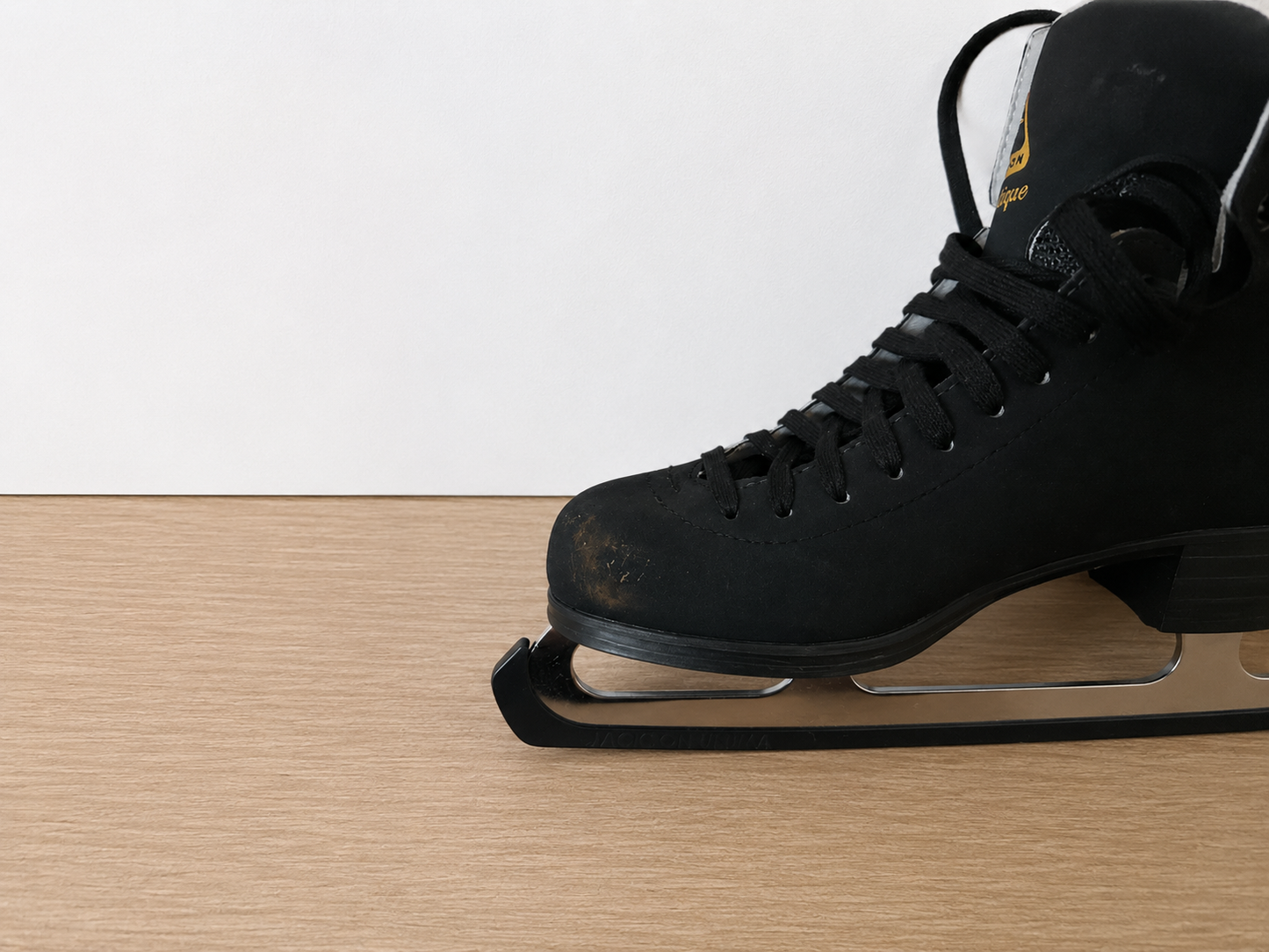 Jackson Mystique (Black) - Size 6M